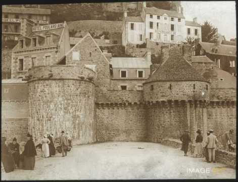 Remparts (Mont-Saint-Michel)