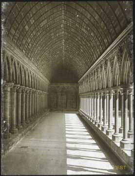 Cloître (Mont-Saint-Michel)
