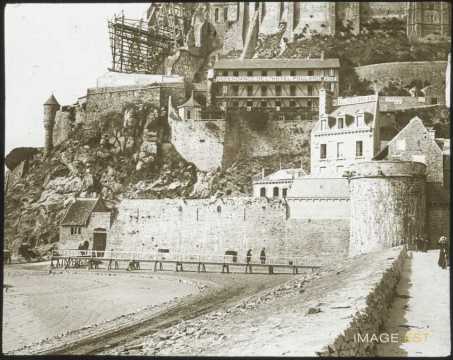 Passerelle (Mont-Saint-Michel)