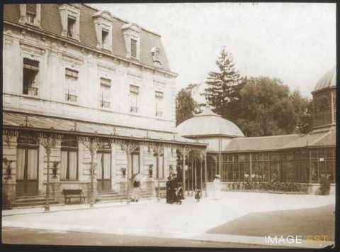 Établissement thermal (Contrexéville)