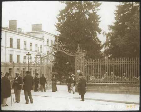 Établissement thermal (Contrexéville)