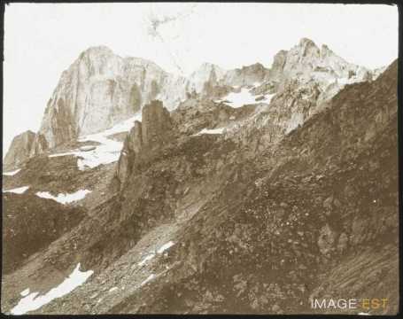 Sommet dans les Alpes
