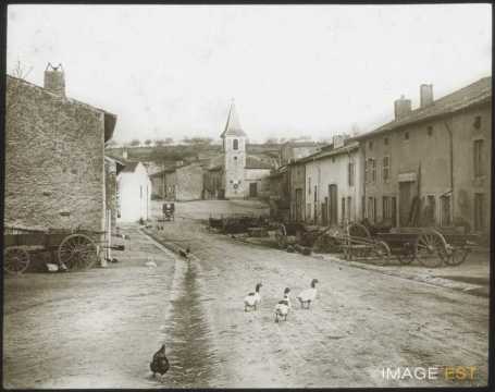Grande rue et église (Fontenoy-sur-Moselle)