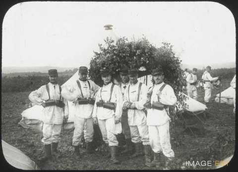 Groupe de militaires (Pierre-La-Treiche)