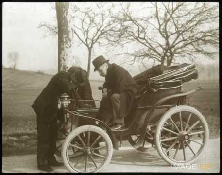 Automobile en panne (Nancy)