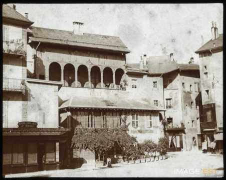 Maison médiévale (Chambéry)