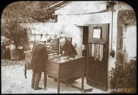 Marchands d'objets religieux (Saint-Pierre-de-Curtille)