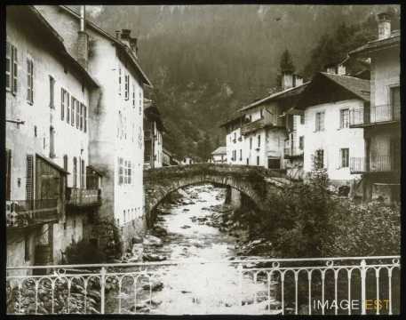 Pont en pierre (Beaufort-sur-Doron)