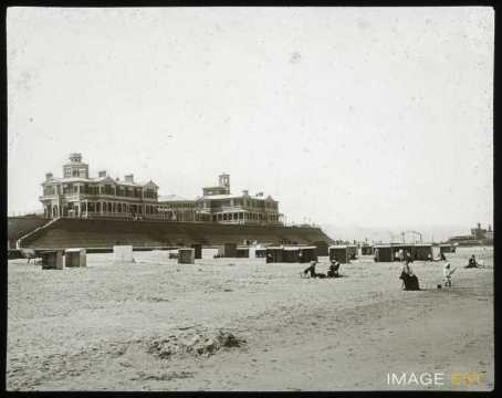 Chalet royal et plage (Ostende)