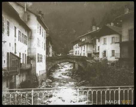 Pont en pierre (Beaufort-sur-Doron)