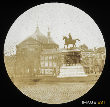 Statue équestre de l'Empereur Charlemagne (Liège)