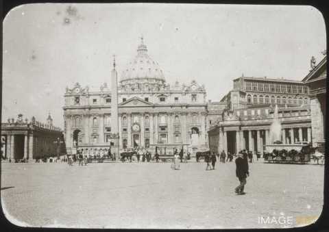 Place et basilique Saint-Pierre (Cité du Vatican)