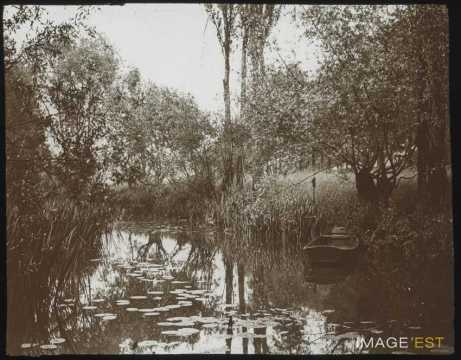 Barque sur la Moselle (Belleville)