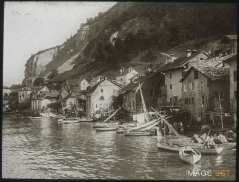 Barques et habitations (Saint-Gingolph)