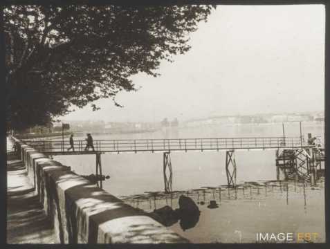 Embarcadère sur le quai Gustave Ador (Genève)