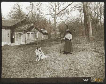 Nicole Riston et son chien (Malzéville)