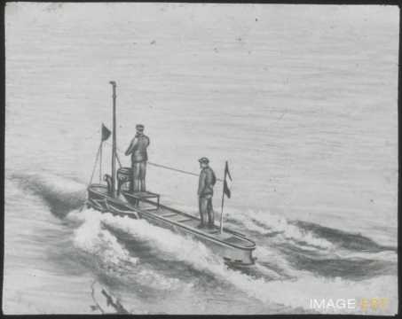 Sous-marin à la surface