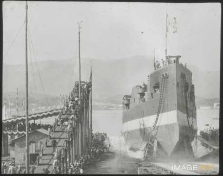 Lancement de navire (Toulon)