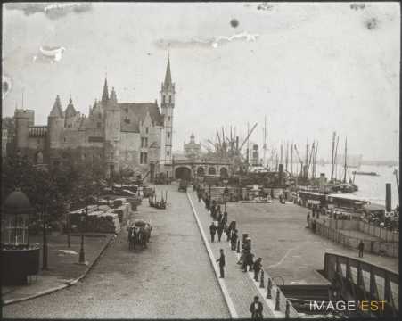 Quais et château de Steen (Anvers)