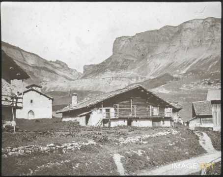 Chalet et dents de Lanfon (Bluffy)