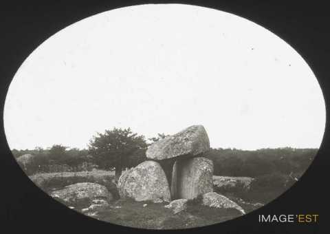 Dolmen (Concarneau)