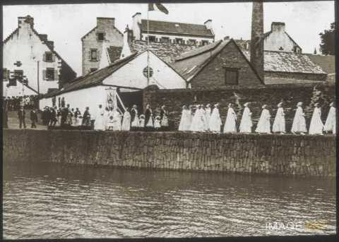 Procession religieuse (Douarnenez)