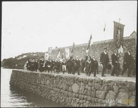 Procession religieuse (Douarnenez)