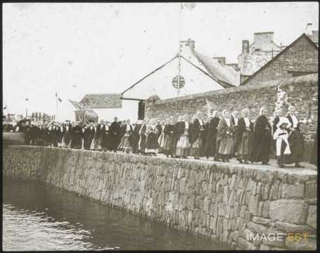 Procession religieuse (Douarnenez)
