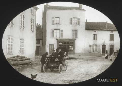 Automobile en panne (Lay-Saint-Christophe)