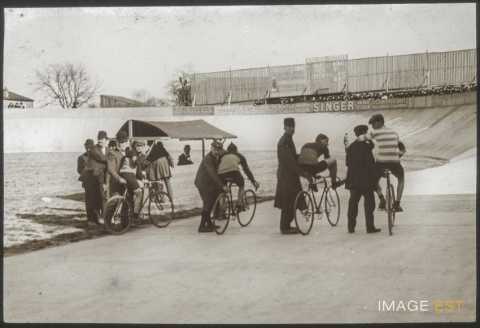 Coureurs cyclistes (Nancy)