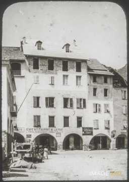 Place de village (Saint-Étienne-de-Tinée)