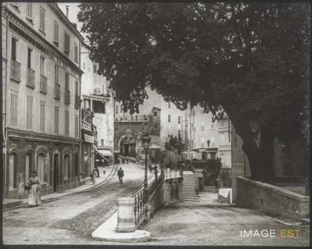 Rue passante (Grasse)