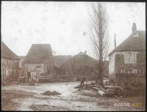 Place de village (Outremécourt)