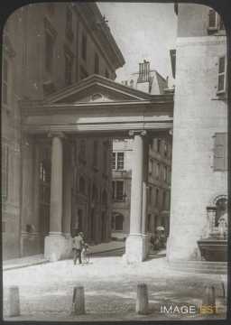 Porte de la Treille (Genève)