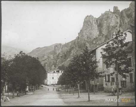 Rue principale (Guillaumes)