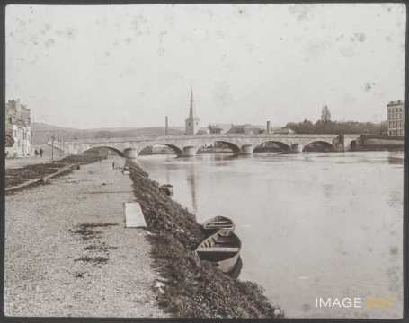 Pont et église Notre-Dame (Givet)