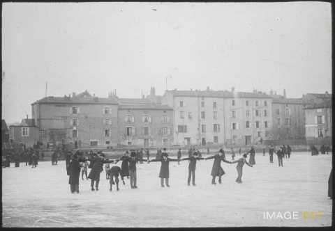 Patineurs au pont d'Essey (Nancy)