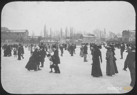 Patineurs au pont d'Essey (Nancy)