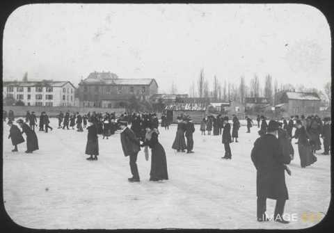 Patineurs au pont d'Essey (Nancy)