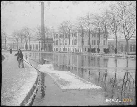 Remorquage de blocs de glace (Nancy)
