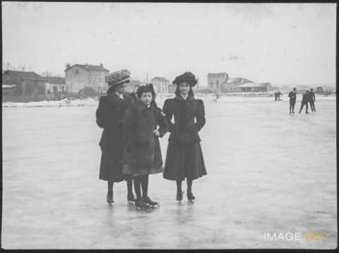 Patineuses au pont d'Essey (Nancy)