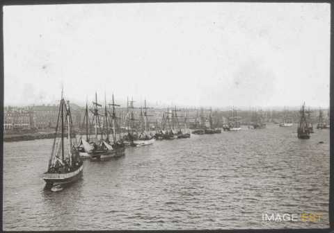 Bateaux sur la Garonne (Bordeaux)