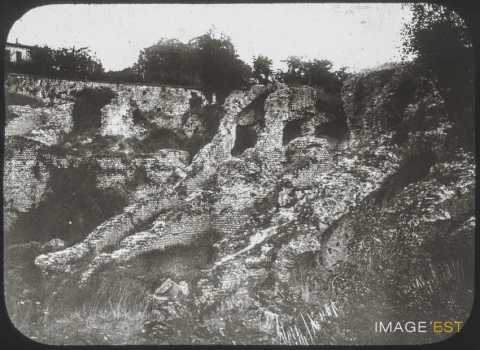 Vestiges d'un amphithéâtre gallo-romain (Saintes)