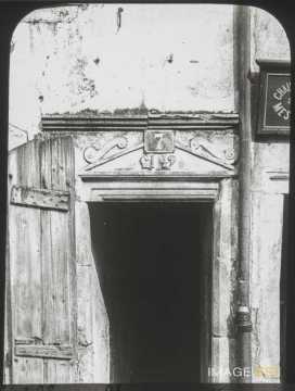 Porte sculptée (Gerbéviller)