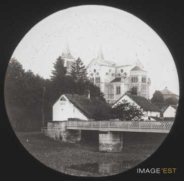 Édifice religieux (Lourdes)