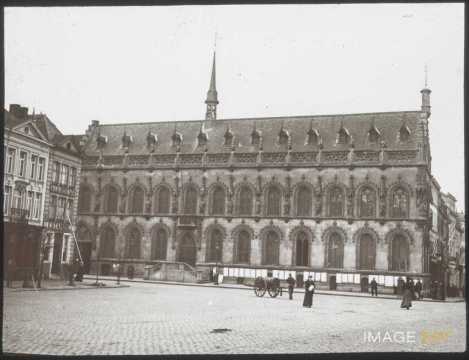 Hôtel de Ville (Courtrai)
