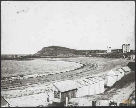 Plage et hôtel (Saint-Briac-sur-Mer)