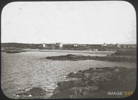 Plage et hôtel (Saint-Briac-sur-Mer)