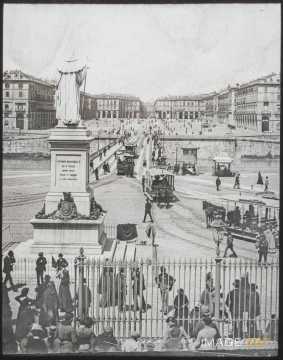 Statue et pont Victor-Emmanuel (Turin)