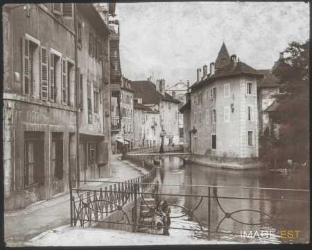Canal du Thiou (Annecy)